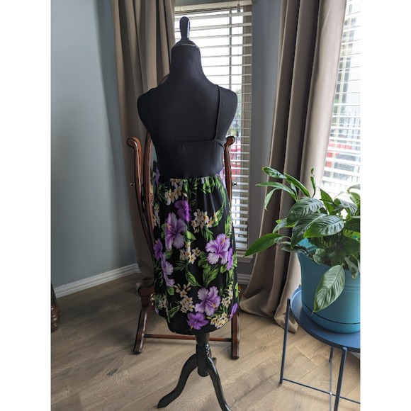 Hawaiian Dress - Picture 4 of 10